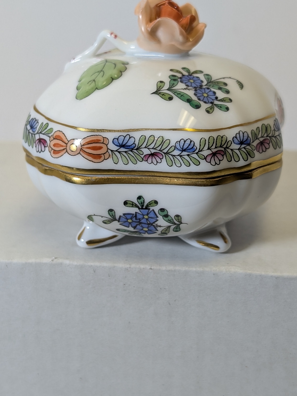 Hand-Painted Floral Porcelain Trinket Box with Gold Trim
